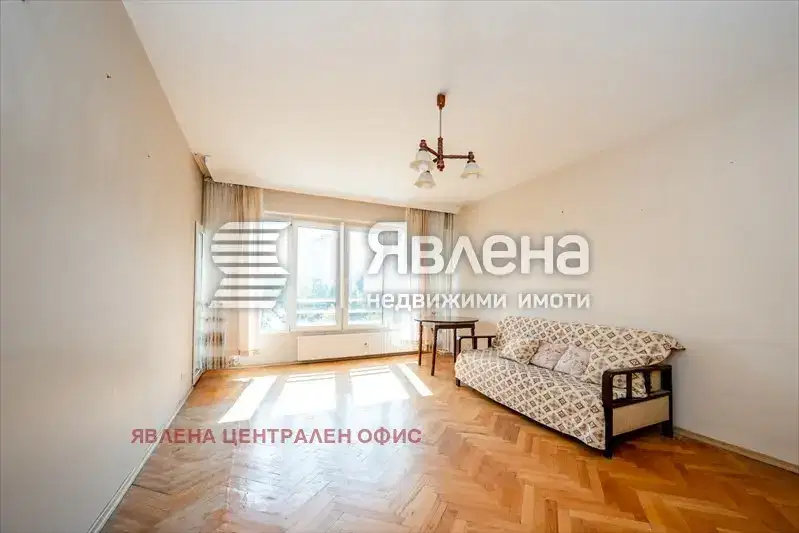 Тристаен апартамент с две тераси в Младост 2, София