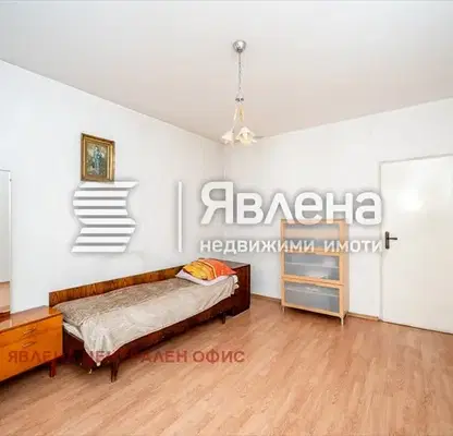 Снимка 5 — Тристаен апартамент с две тераси в Младост 2, София