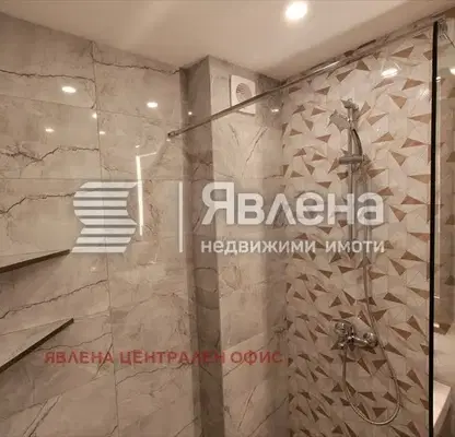 Снимка 5 — Просторен 3-стаен апартамент в Младост 2 с функционално разпределение
