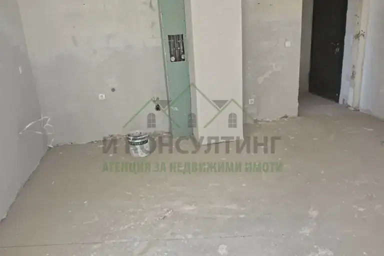 Двустаен апартамент в Младост 3 с балкон и асансьор