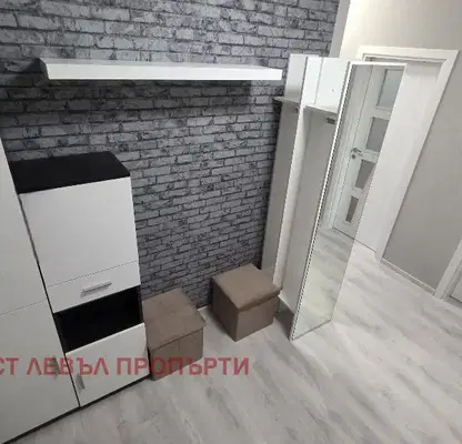 Снимка 2 — Тристаен апартамент с южно изложение в Надежда 1, София