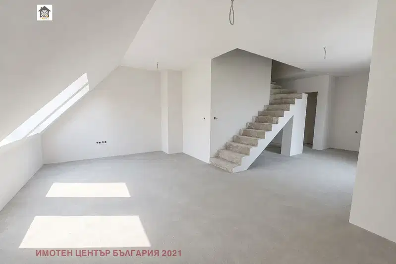 Three-room apartment 128 sq m in Nadezhda 2 with terrace