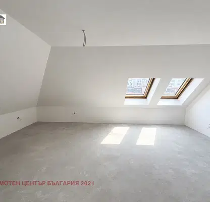Снимка 4 — Тристаен апартамент 128 кв.м. в Надежда 2 с тераса