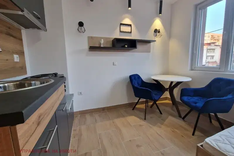 One-room apartment in Nadezhda 2 with parking space