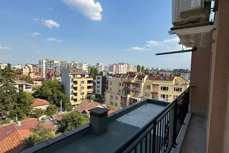 Двустаен апартамент в Надежда 2 с паркомясто