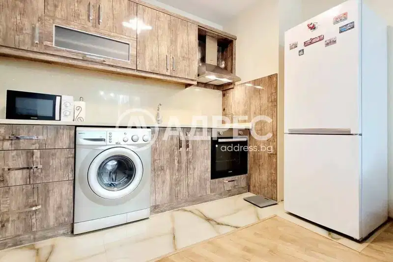 Two-room apartment in Nadezhda 3 with two balconies