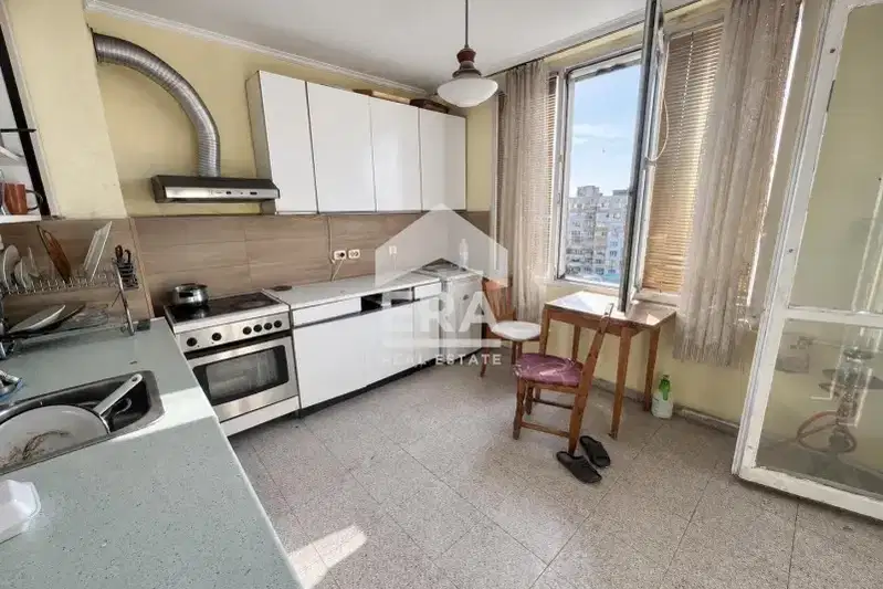 3-bedroom apartment in Sofia, Nadejda 4