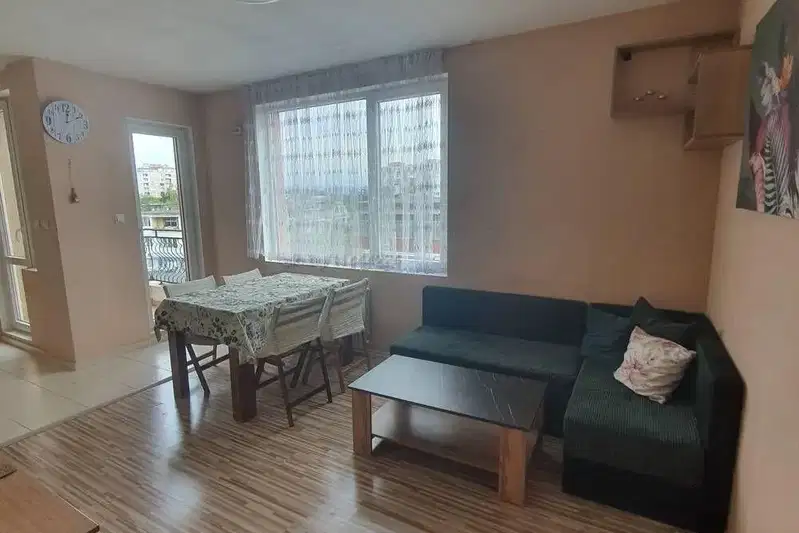 4-room apartment in Nadezhda 4 with terrace and elevator