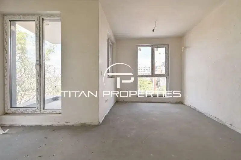 Two-room apartment in Oborishte with balcony and elevator