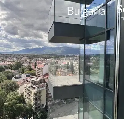 Снимка 2 — Двустаен апартамент с тераса в Оборище, София