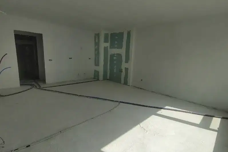 Three-room apartment in Oborishte with parking space and elevator
