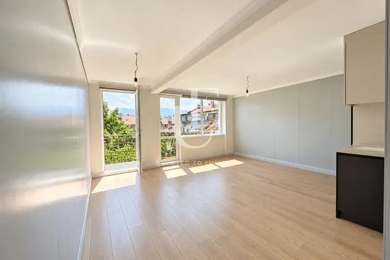 3-room apartment in Oborishte with terrace and view