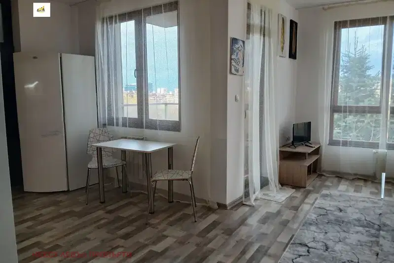 Two-room apartment with south aspect in Oborishte, Sofia