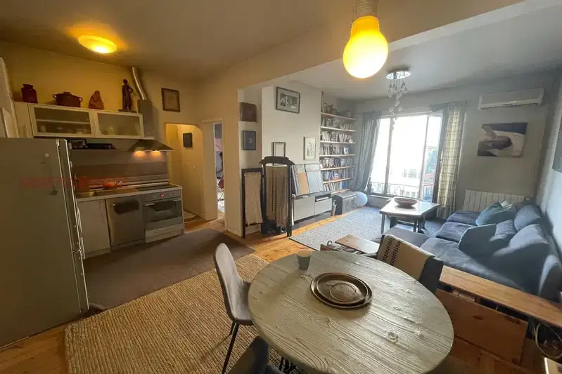 Two-room apartment in Oborishte with parking space on 4th floor