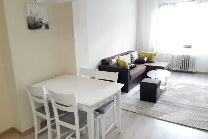 Three-room apartment with parking in Oborishte, Sofia
