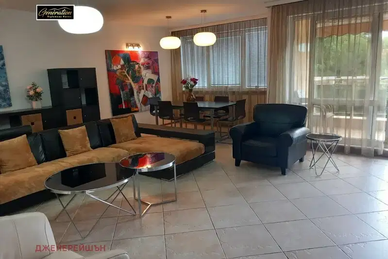 Four-room apartment with panoramic terrace in Oborishte, Sofia