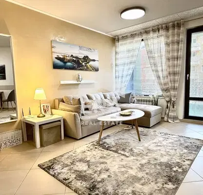 Photo 2 — Spacious 2-room apartment in Poligona with south aspect