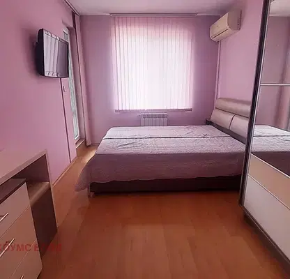 Снимка 4 — Двустаен апартамент с тераса в Полигона, София