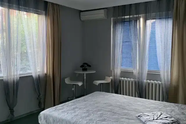 Тристаен апартамент с две тераси в кв. Редута, София