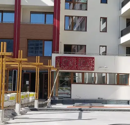 Снимка 2 — Двустаен апартамент в Сердика с тераса и изглед към вътрешен двор