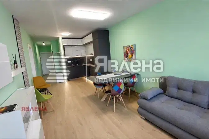 Тристаен апартамент с гараж в кв. Сердика, София
