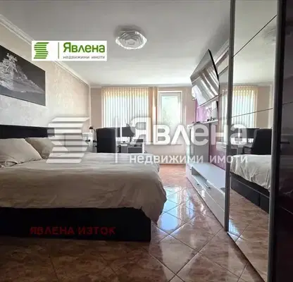 Photo 4 — Three-room apartment in Strelbishte with two terraces and parking