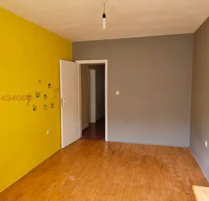 Photo 5 — Four-room apartment in Strelbishte with garage and elevator
