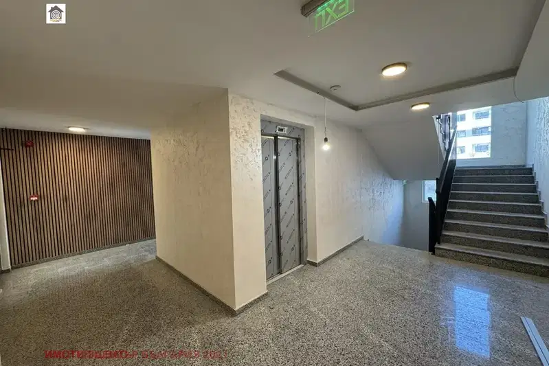 Two-room apartment in Studentski Grad with parking space