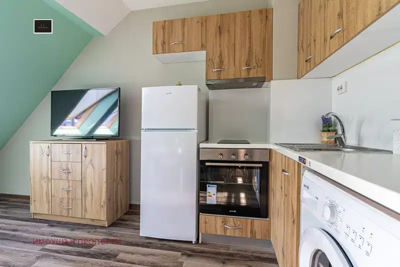 Furnished one-room apartment in Studentski Grad with parking