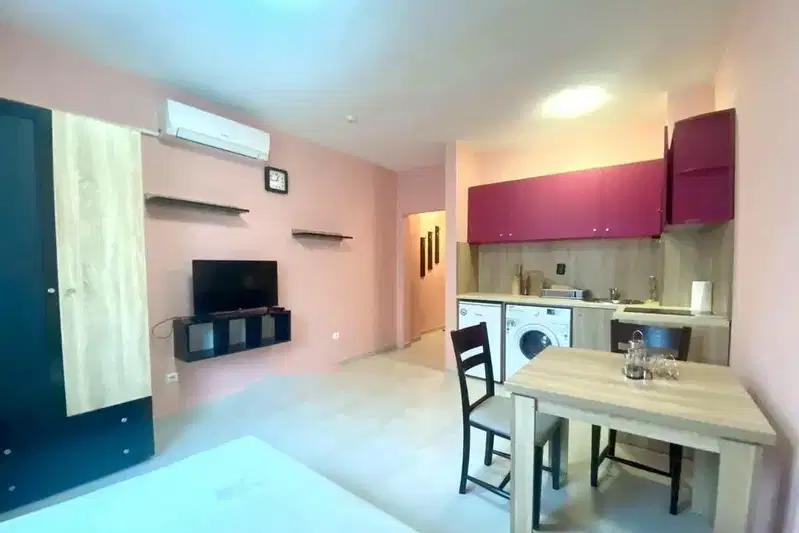 One-room apartment in Studentski Grad with elevator