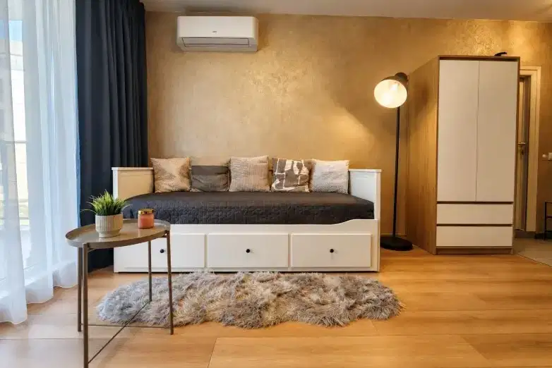 One-room apartment in Studentski Grad with terrace