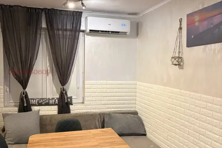 Two-room apartment in Suhata reka with creative space