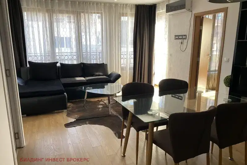Three-room apartment in Suhata reka with parking space