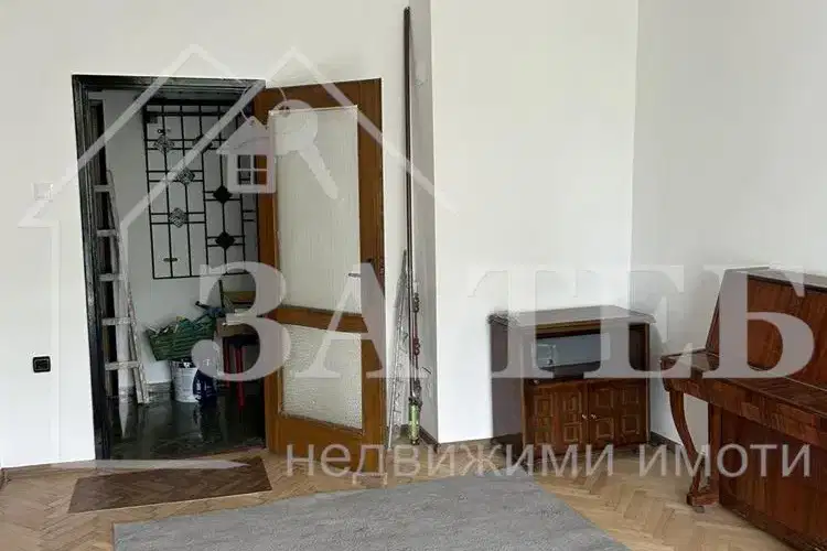 3-room apartment in Sukhatata reka with terrace on Botyo Petkov St