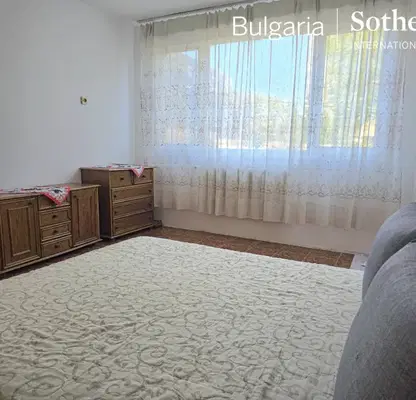 Photo 2 — Three-room apartment in Sukha reka with functional layout
