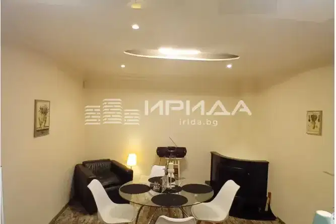 Four-room apartment in Sveta Troitsa with three aspects