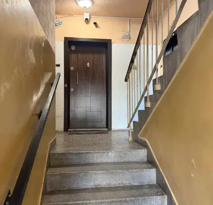 Photo 2 — Two-room apartment in Svoboda with elevator and close to park