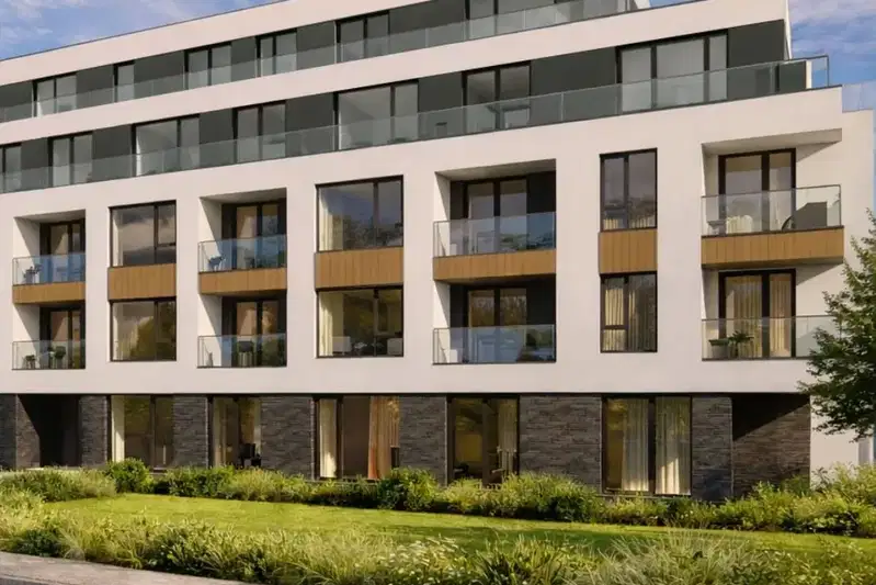Three-room apartment in Svoboda with parking space and elevator