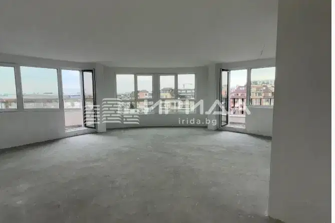 Three-room apartment with three bedrooms in Vitosha, Sofia