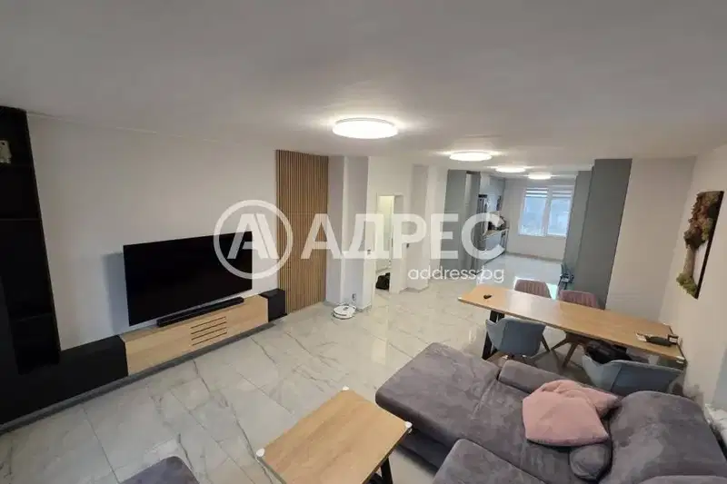 Three-room apartment with garage in Vitosha district, Sofia