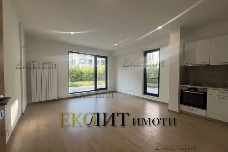 Two-room apartment with yard in Sofia, Vitosha