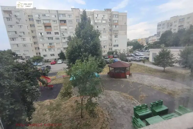 one-room apartment in Vrabnitsa 2 with terrace