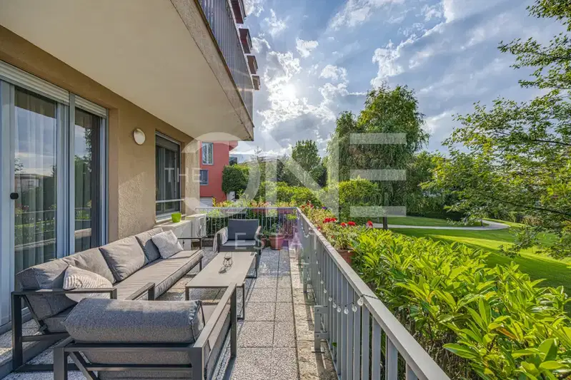 Spacious 3-room apartment in Malinova Dolina with large terrace