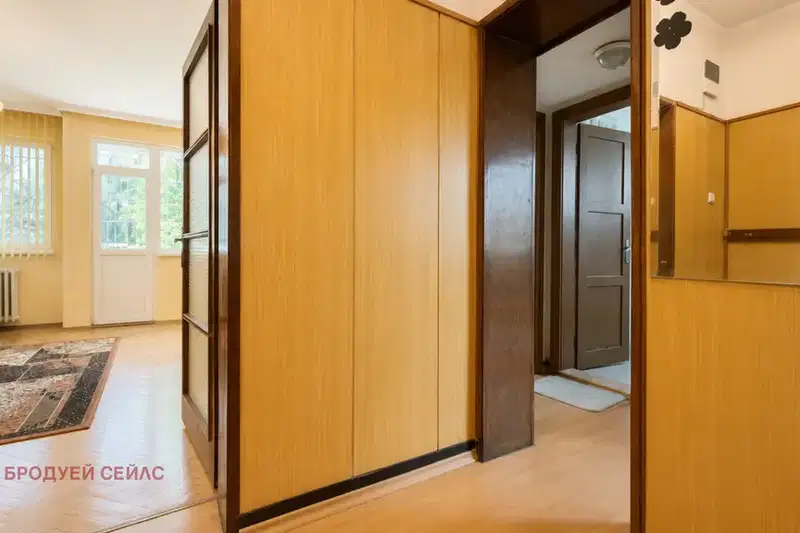 Three-room apartment in Yavorov with functional layout