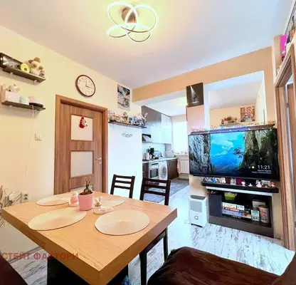 Photo 2 — Three-room apartment 57 sq m in Zapaden Park, Sofia
