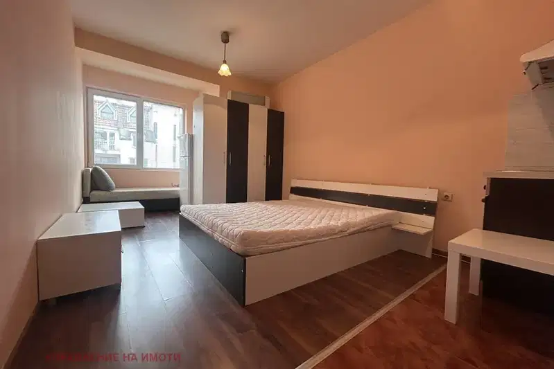 One-room apartment in Zona B-18 with elevator and internet