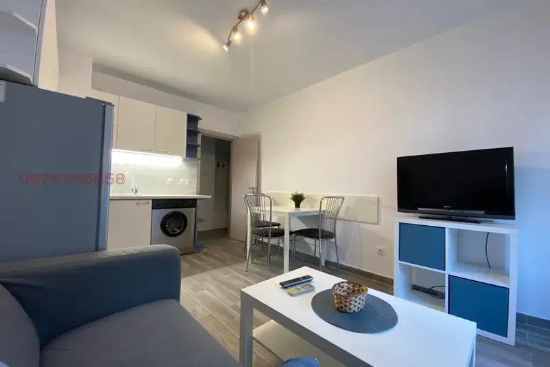 Two-room apartment in Zona B-19 with shared balcony