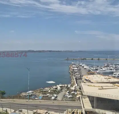 Снимка 2 — Просторен 3-стаен апартамент с морска гледка в Созопол