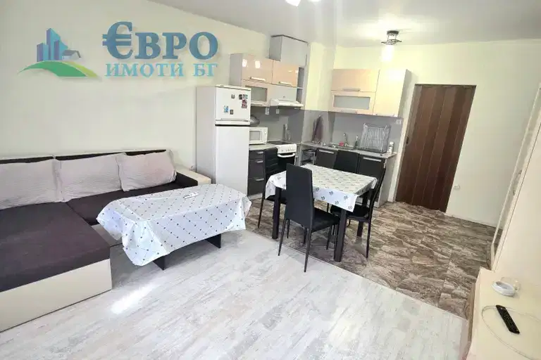 Тристаен апартамент в Стара Загора, Аязмото с тераса