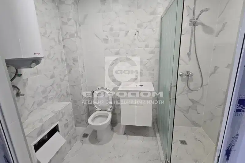 Spacious 2-room studio with panoramic terrace in Zheleznik East